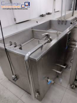 Stainless steel sink basin