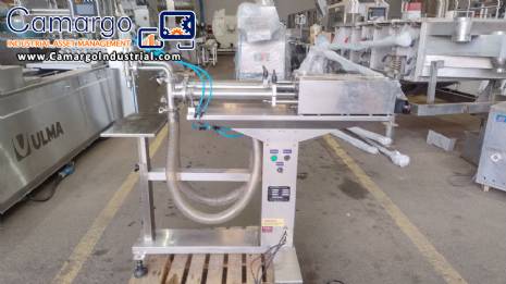 Semi-automatic pneumatic liquid filling machine with two nozzles