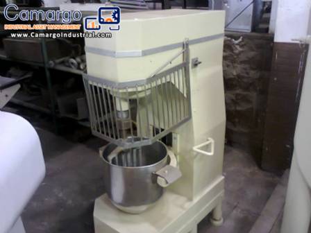 Industrial planetary mixer with capacity for 20 liters