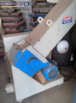 Shredder for recycling wood and small parts