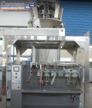 Automatic stand up pouch packaging machine