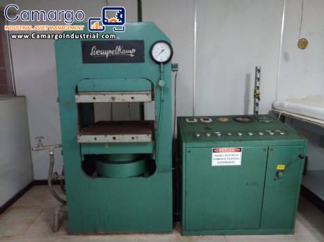 Heated hydraulic press 25 t Siempelkamp