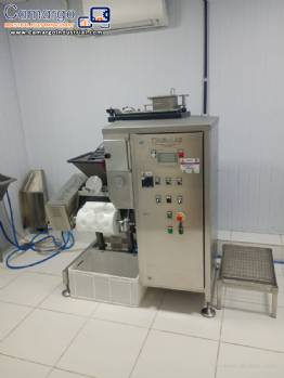 Stainless steel monobloc mozzarella cheese forming machine MilkyLAB 20 kg per cycle