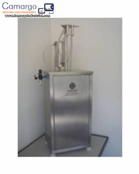 Vacuum filling machine