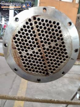 Shell and tube condenser