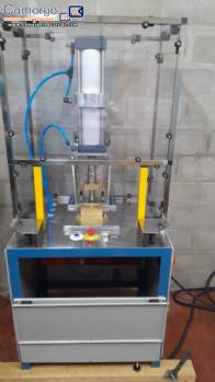 Claumaq pneumatic press for bar soaps, 800 units/hour. Claumaq pneumatic press for bar soaps, 800 units/hour.