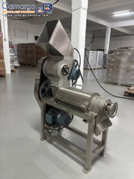 Extractor pulper crusher for fruit juices 500 kg per hour. Extractor pulper crusher for fruit juices 500 kg per hour.