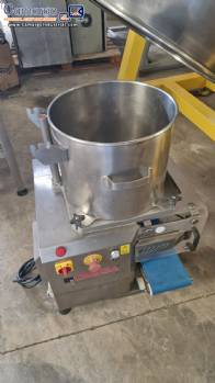 Minerva Omega Group 2018 automatic hamburger forming machine, up to 2,100 hamburgers per hour. Minerva Omega Group 2018 automatic hamburger forming machine, up to 2,100 hamburgers per hour.